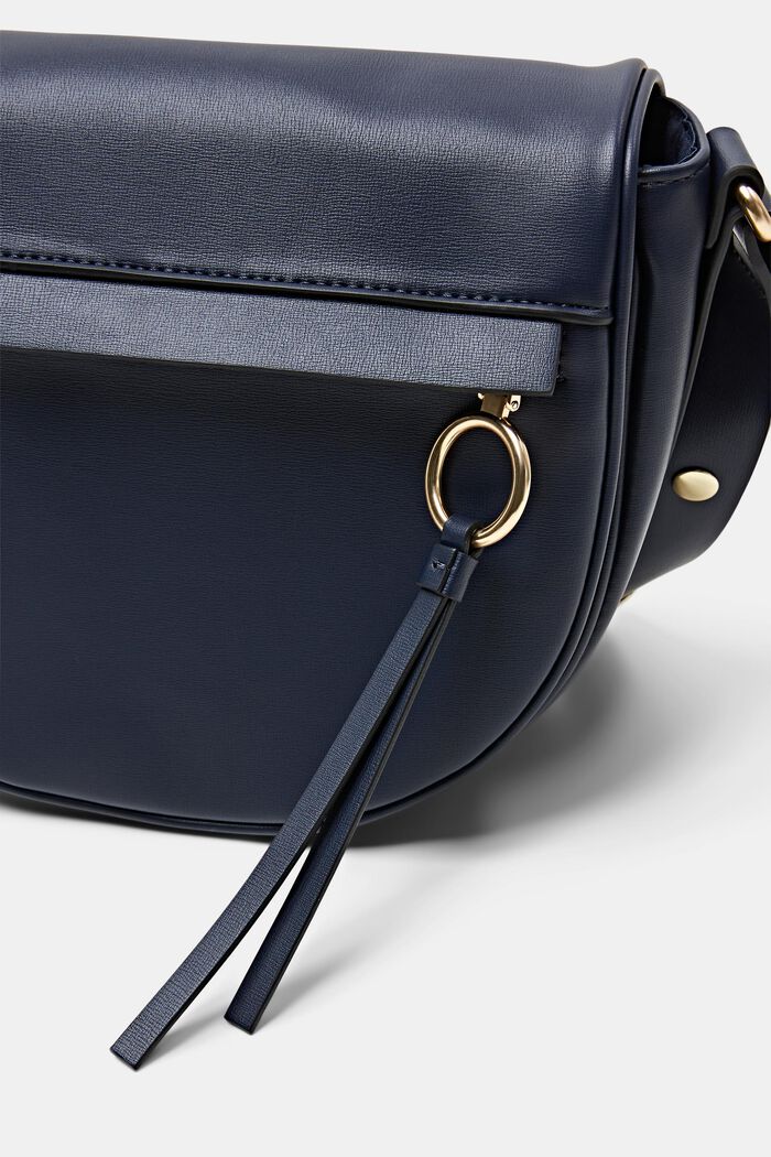 Small Curved Flap Shoulder Bag, NAVY, detail image number 1